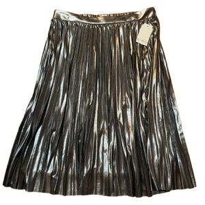 NWT Wonderly Metallic Silver Pleated Skirt Size Petite XL